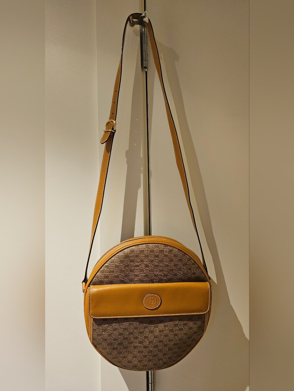 Vintage GUCCI Micro GG Monogram Round Crossbody Bag (Canteen Bag)